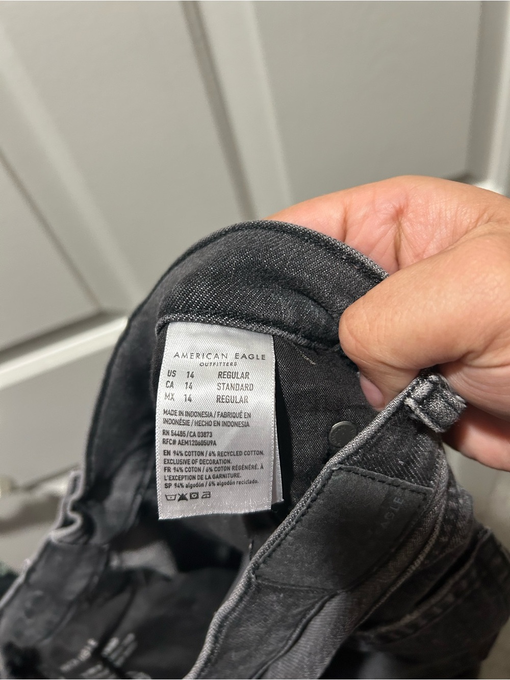 American Eagle Women's 90's Bootcut Faded Black Denim Jeans Size 14 Regular - Picture 3 of 7